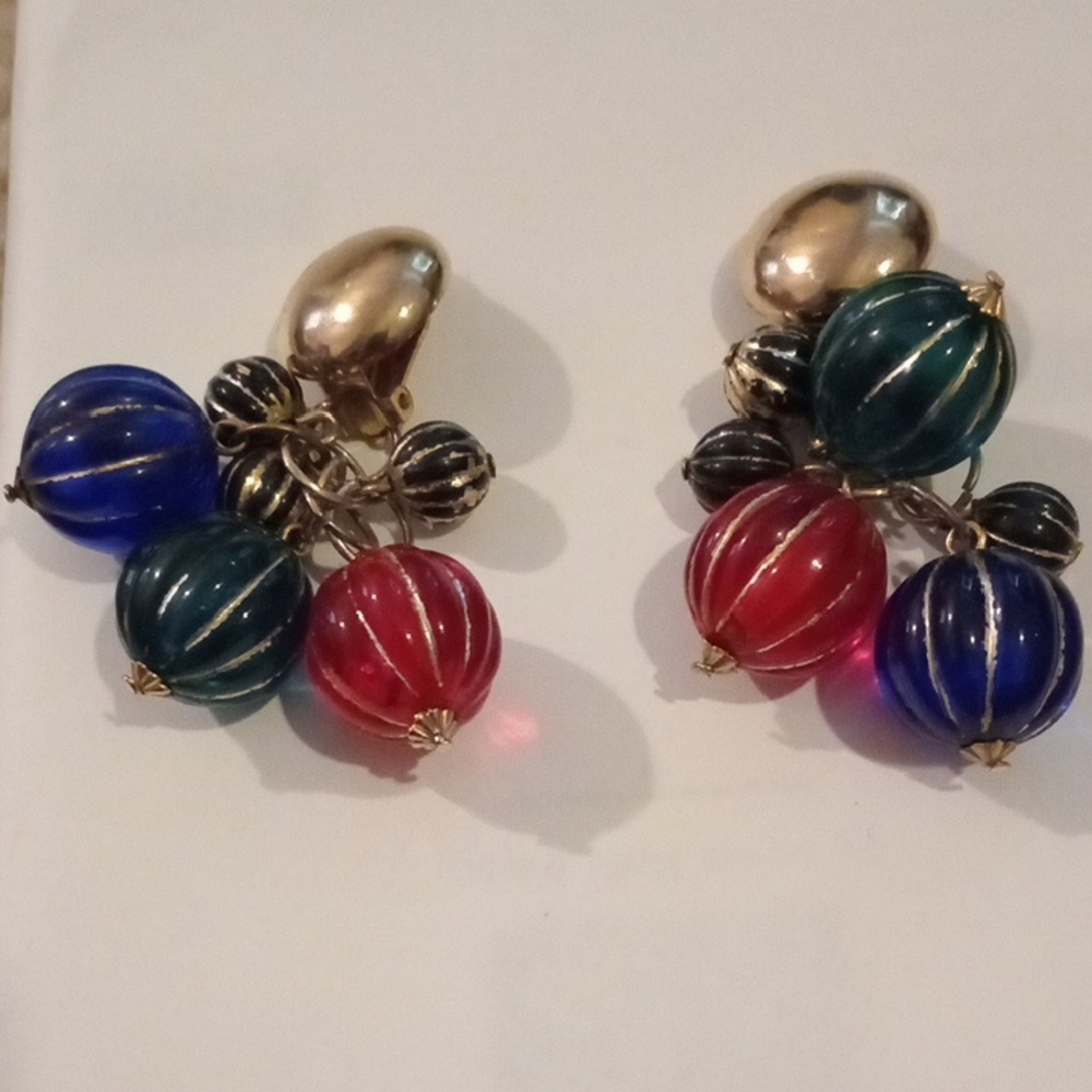 Elegant Multicolor Clip-On Earrings. SB.35